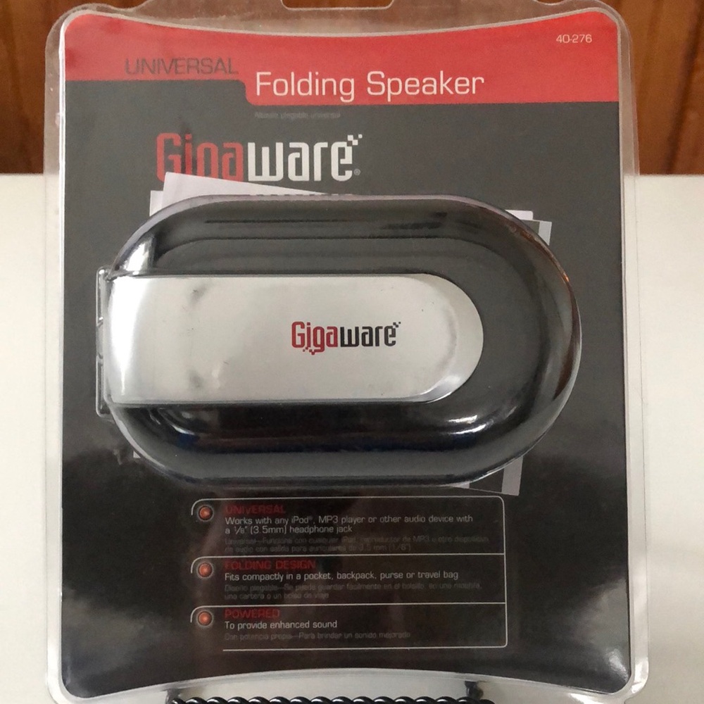 Gigaware folding portable MP3/IPod speaker